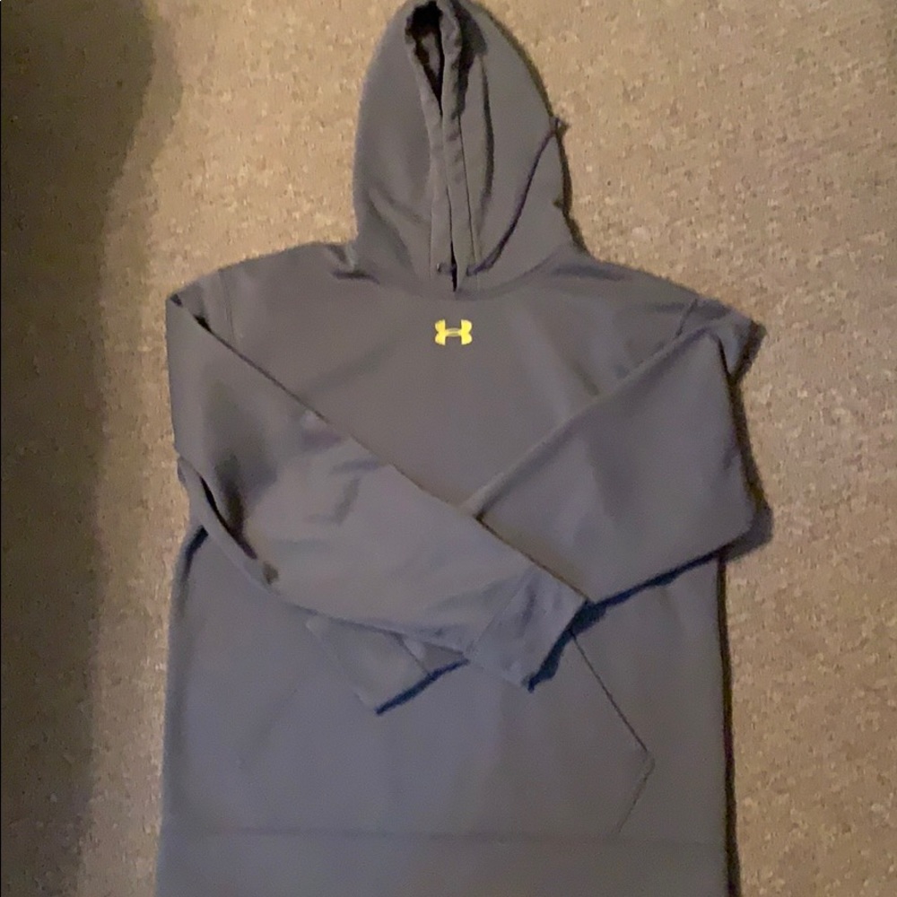 Under Armour sweatshirt. Great condition!